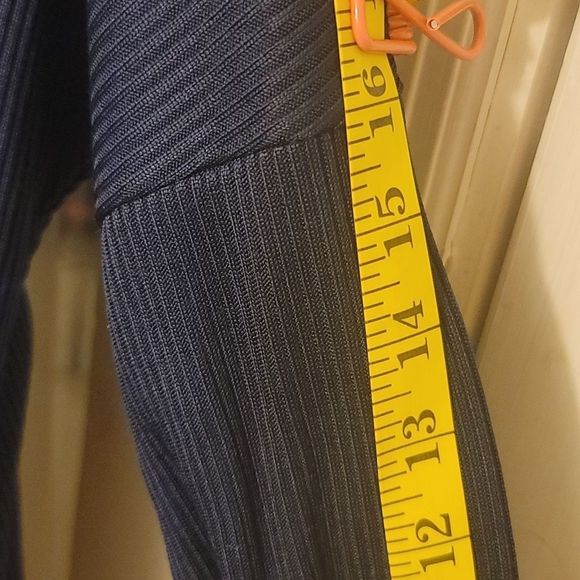 Nwot, Maya Kay fashion Boutique, XL Black, Jersey Lng sleeve, fringed bottom. - Picture 4 of 5